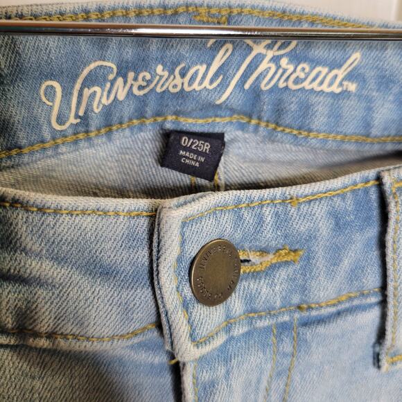 Universal Thread Light Wash Cropped Jeans, 0/25 - Picture 3 of 8